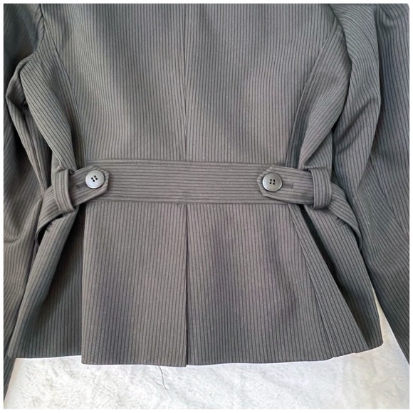 Larry Levine Women’s Peplum Blazer Size 8 - Picture 7 of 15